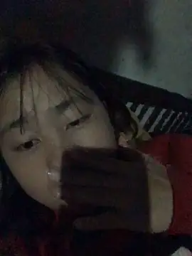 Snapshot of honeyyy110 chatting on 02/04/26, 01:33 honeyyy110 online show from 02/04/26, 01:33