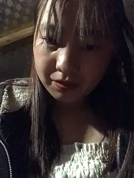 Snapshot of honeyyy110 chatting on 02/08/26, 02:42 honeyyy110 online show from 02/08/26, 02:42