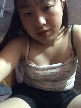 Snapshot of honeyyy110 chatting on 02/23/26, 01:58 honeyyy110 online show from 02/23/26, 01:58