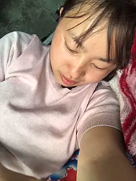 Snapshot of honeyyy110 chatting on 02/26/26, 06:01 honeyyy110 online show from 02/26/26, 06:01