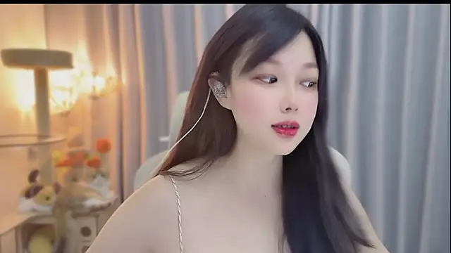 Yumi yuni online show from 06/05/26, 12:22