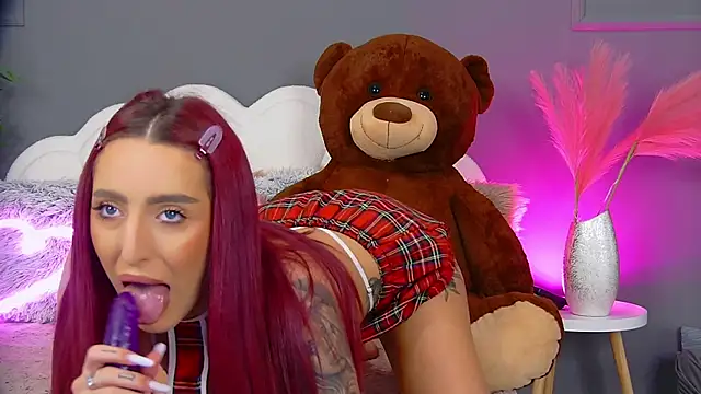 CrystalRedd online show from 04/06/26, 04:46