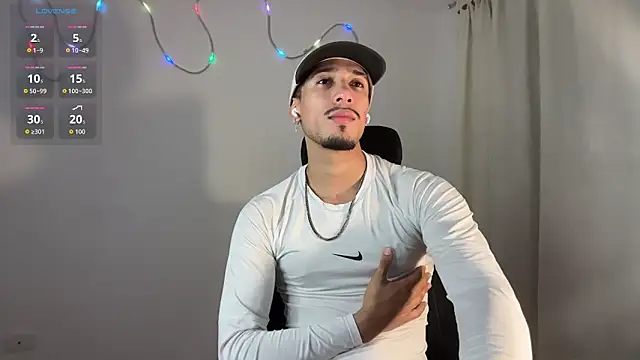 Snapshot of rafael_stone11 chatting on 02/07/26, 02:04 rafael stone11 online show from 02/07/26, 02:04