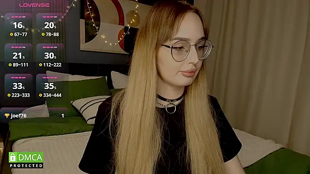 Snapshot of AdeLuna chatting on 02/05/26, 09:30 AdeLuna online show from 02/05/26, 09:30