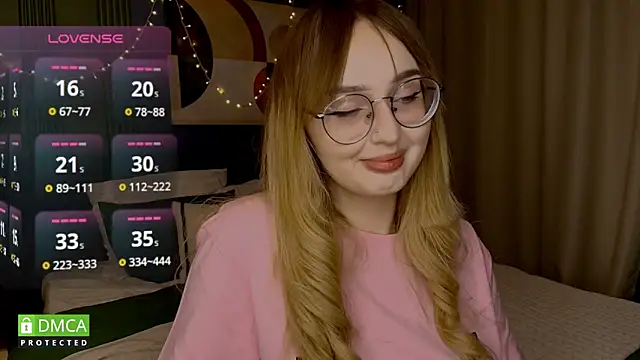 Snapshot of AdeLuna chatting on 02/07/26, 09:18 AdeLuna online show from 02/07/26, 09:18