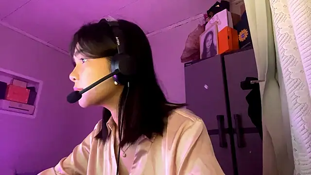 Snapshot of ConstancePorrini chatting on 02/02/26, 03:33 ConstancePorrini online show from 02/02/26, 03:33