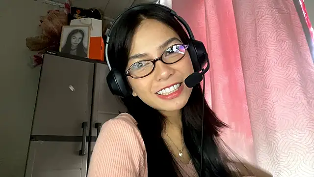 Snapshot of ConstancePorrini chatting on 02/19/26, 05:47 ConstancePorrini online show from 02/19/26, 05:47