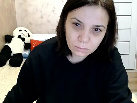 Snapshot of LorraGrey chatting on 02/17/26, 06:54 LorraGrey online show from 02/17/26, 06:54