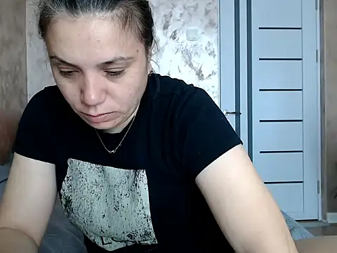 Snapshot of LorraGrey chatting on 04/29/26, 06:06 LorraGrey online show from 04/29/26, 06:06