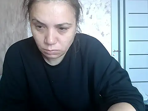 Snapshot of LorraGrey chatting on 05/18/26, 06:19 LorraGrey online show from 05/18/26, 06:19