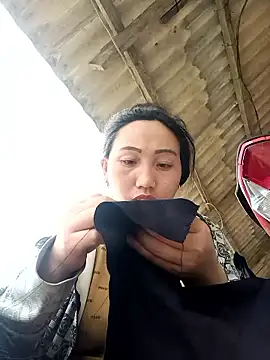 hot-luna- online show from 03/25/26, 09:15