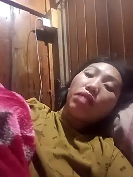 hot-luna- online show from 03/25/26, 11:00