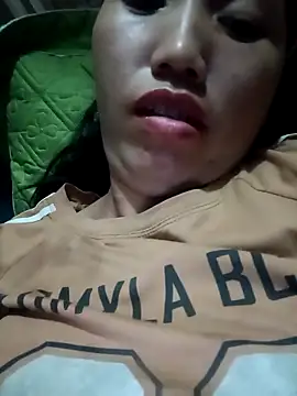 hot-luna- online show from 04/16/26, 12:39