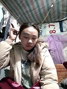 Snapshot of Bella-222 chatting on 02/12/26, 08:15 Bella-222 online show from 02/12/26, 08:15