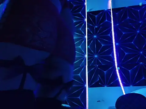 amairany27 online show from 03/28/26, 06:46