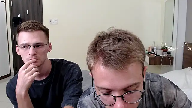 NikiKerryCum online show from 04/20/26, 11:57