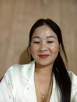 Snapshot of Dunk-namic chatting on 05/05/26, 12:07 Dunk-namic online show from 05/05/26, 12:07