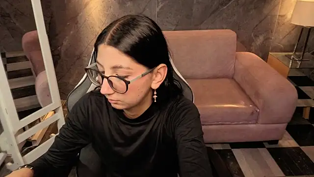 Snapshot of Sophie_jones_b chatting on 02/20/26, 12:38 Sophie jones b online show from 02/20/26, 12:38