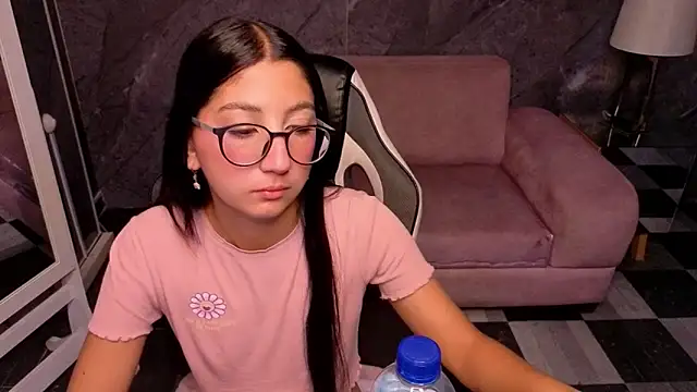 Sophie jones b online show from 03/03/26, 12:44