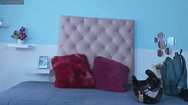 kendall hernandez online show from 02/18/26, 02:13