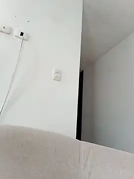 lyss muller online show from 04/19/26, 04:28