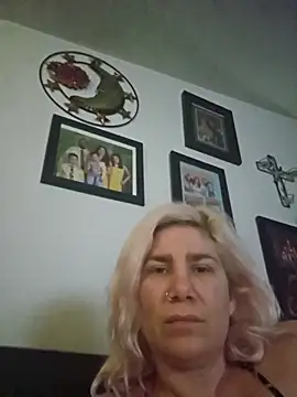 Icequeen1981 online show from 02/02/26, 05:00