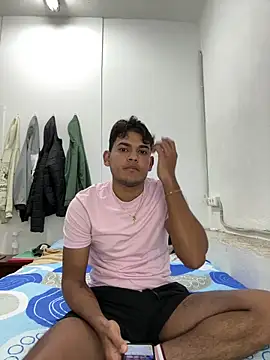 Snapshot of DavShi chatting on 02/13/26, 05:20 DavShi online show from 02/13/26, 05:20