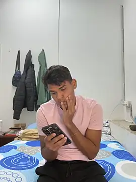 Snapshot of DavShi chatting on 02/14/26, 01:08 DavShi online show from 02/14/26, 01:08