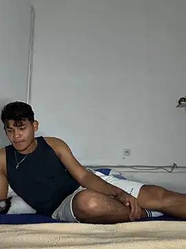 Snapshot of DavShi chatting on 02/15/26, 11:01 DavShi online show from 02/15/26, 11:01