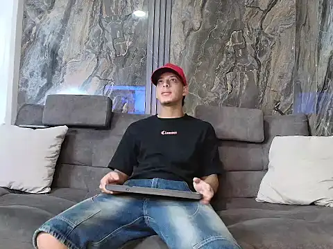 Snapshot of Noah_Blackk chatting on 02/20/26, 01:11 Noah Blackk online show from 02/20/26, 01:11