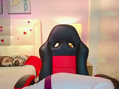 Snapshot of AmyTorres_ chatting on 02/20/26, 07:58 AmyTorres online show from 02/20/26, 07:58