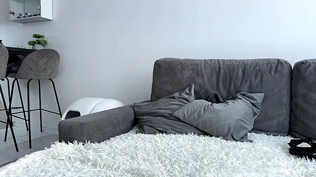 AuraXO online show from 04/19/26, 05:18