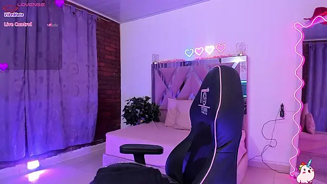 Snapshot of ZAYRA_TAY chatting on 02/02/26, 11:53 ZAYRA TAY online show from 02/02/26, 11:53