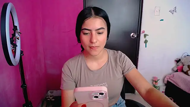 charlotte petit  online show from 04/11/26, 08:02