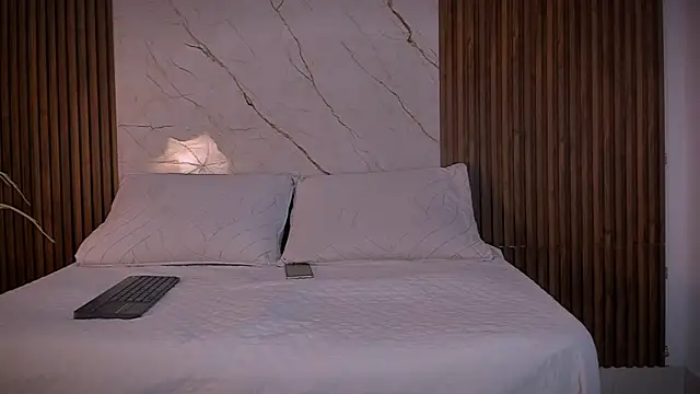 hot love story online show from 04/11/26, 12:20