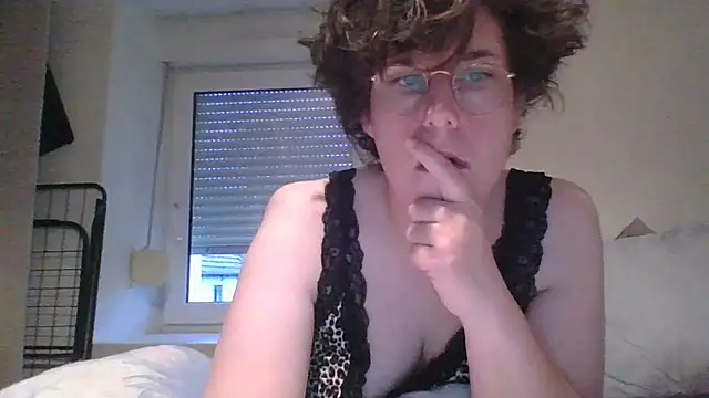 OIseauNoir88 online show from 03/30/26, 06:03