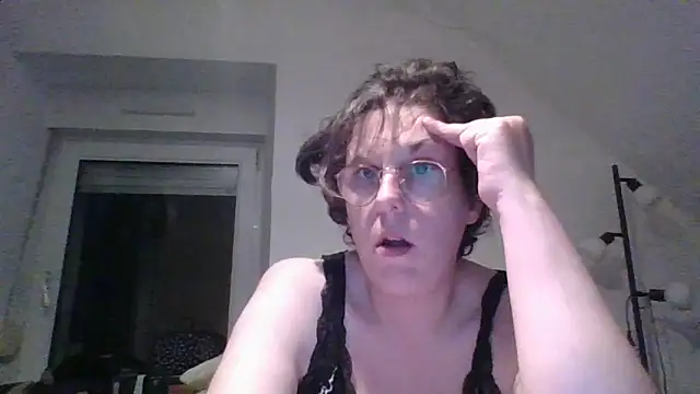 OIseauNoir88 online show from 04/20/26, 07:15