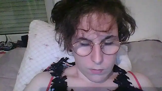 OIseauNoir88 online show from 04/25/26, 07:55