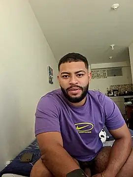 Snapshot of KLEYTON33 chatting on 02/10/26, 02:32 KLEYTON33 online show from 02/10/26, 02:32