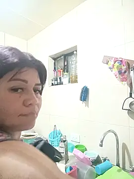 Erica  brooks online show from 04/22/26, 10:33