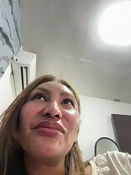 Snapshot of Rhieanne chatting on 04/07/26, 06:47 Rhieanne online show from 04/07/26, 06:47