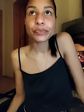 YaraEstelle online show from 03/04/26, 08:26