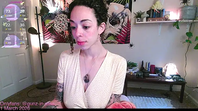 Snapshot of gunzinrose chatting on 03/01/26, 05:04 gunzinrose online show from 03/01/26, 05:04