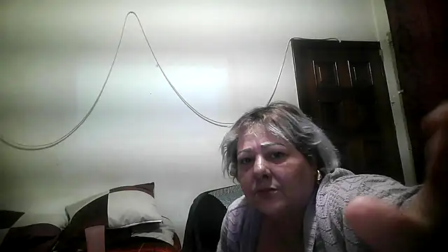 Snapshot of bialoba7 chatting on 10/10/25, 01:15 bialoba7 online show from 10/10/25, 01:15