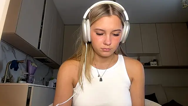 Snapshot of SeveralDip chatting on 02/25/26, 12:26 SeveralDip online show from 02/25/26, 12:26