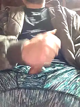 Snapshot of KrazyNutz420 chatting on 02/11/26, 04:50 KrazyNutz420 online show from 02/11/26, 04:50