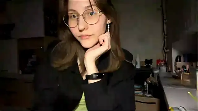 Snapshot of Miaaa_Moon chatting on 02/14/26, 04:26 Miaaa Moon online show from 02/14/26, 04:26