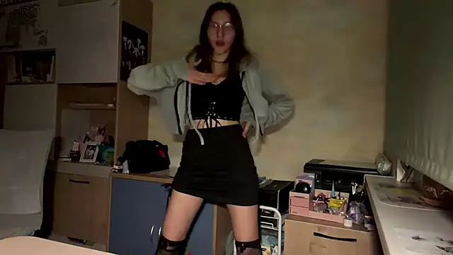 Miaaa Moon online show from 04/18/26, 05:17