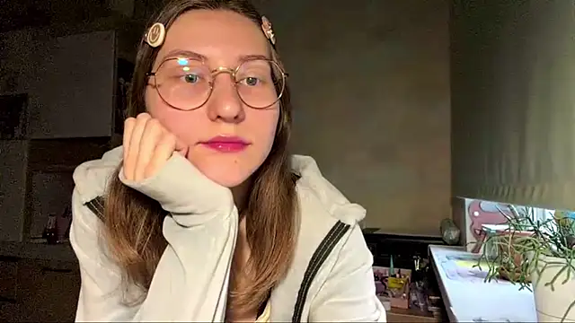 Miaaa Moon online show from 04/21/26, 02:45