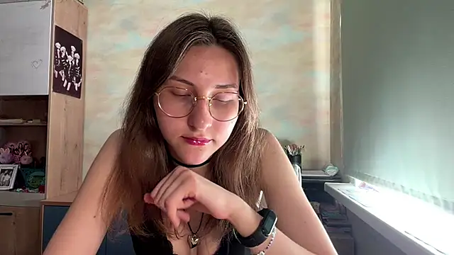 Snapshot of Miaaa_Moon chatting on 05/19/26, 11:38 Miaaa Moon online show from 05/19/26, 11:38